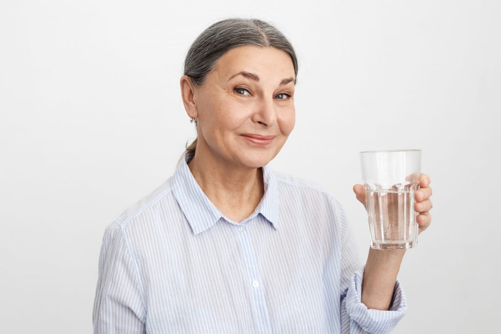 bebidas refrescantes para adultos mayores